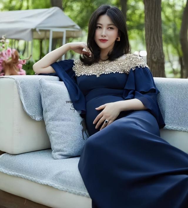 身材火辣、美如少女,這10位生過娃的中年女星性感起來太迷人
