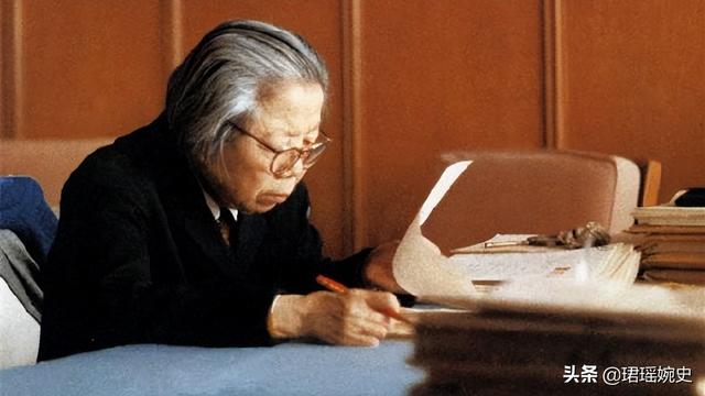 黃埔軍校最美女兵,給兩位正國級當過秘書,丈夫也是正國級