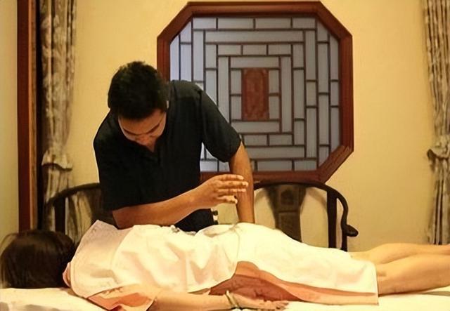 安徽女子全裸做SPA，遭陌生大叔闖入，回應(yīng)：大叔很正直沒有看到