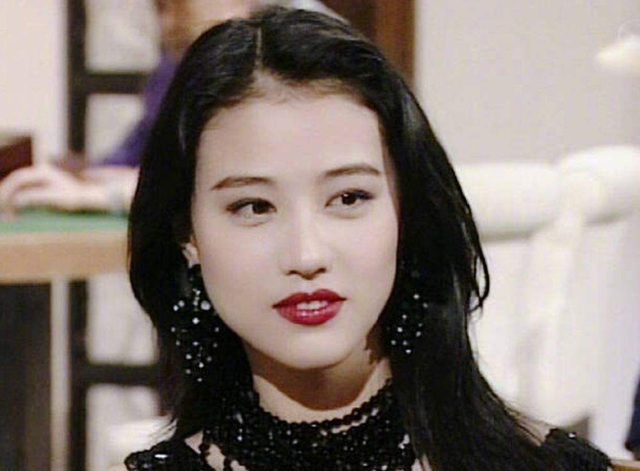 “媚而不俗”的香港女星,一個比一個性感,飾演的角色個個是經典
