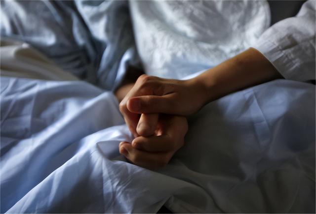 外國89歲奶奶遭36歲男子性侵,看著強奸犯被判后,她進行了安樂死
