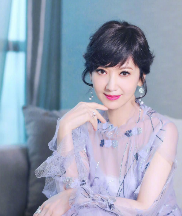 “媚而不俗”的香港女星,一個比一個性感,飾演的角色個個是經典