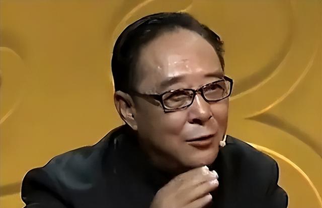美女帶祖傳寶物鑒定，專家直言：您祖上何人？報價后遭疑現場開撕