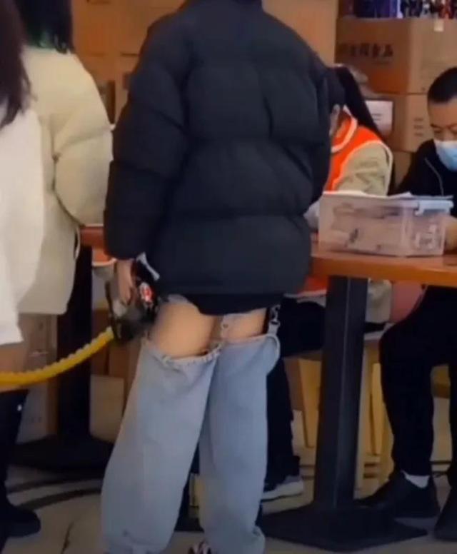 回頭率高的褲子,拉不拉風不知道,反正會漏風