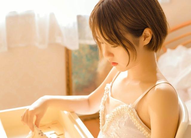 小說：她是極品美女總裁，身邊追求者無數，可她卻選窮小伙當舞伴