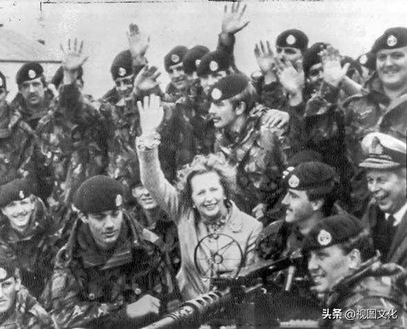 18張圖片觀天下:日本女生搓上身磨練軍國女性,意氣風發的鐵娘子