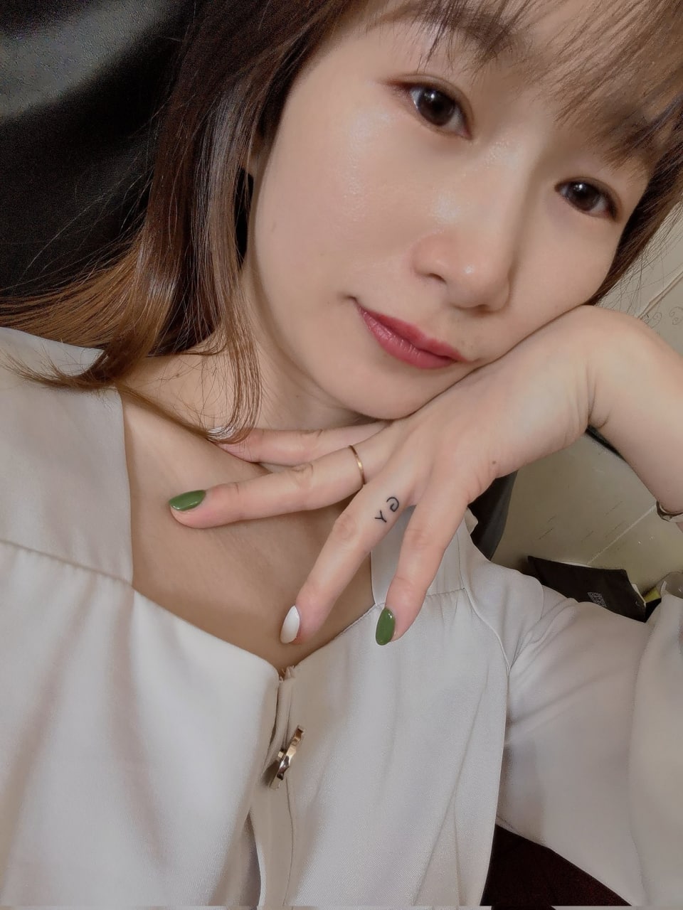 來一波露臉又露點的