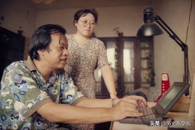 香女人,臭男人,為什么女人身上會(huì)有體香?體香是怎么來(lái)的?