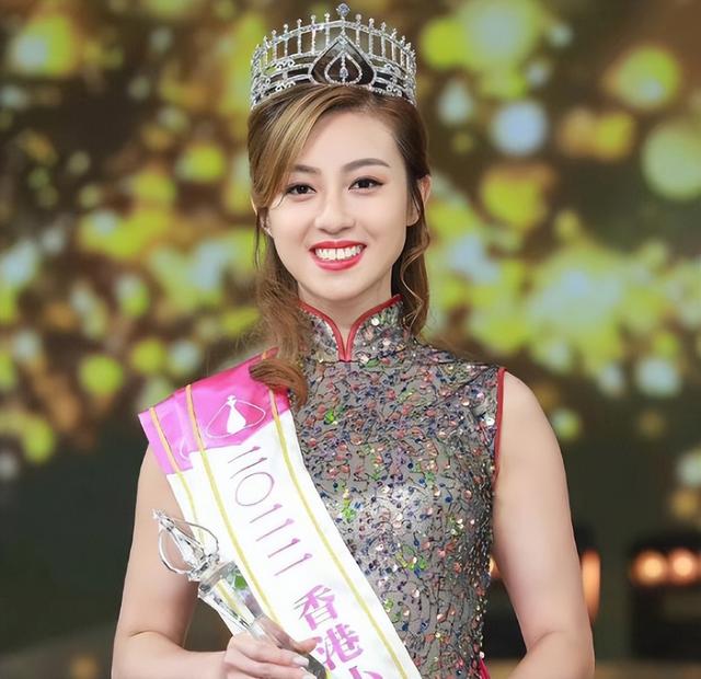 史上最丑港姐:齙牙、高齡,學(xué)歷低!全靠有個(gè)“明星爹”奪冠