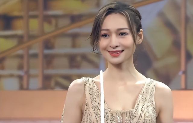 史上最丑港姐:齙牙、高齡,學(xué)歷低!全靠有個(gè)“明星爹”奪冠