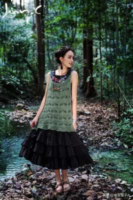 巴西美女(神秘的巴西模特德博拉·席爾瓦，天使面孔魔鬼身材，美得讓人窒息)