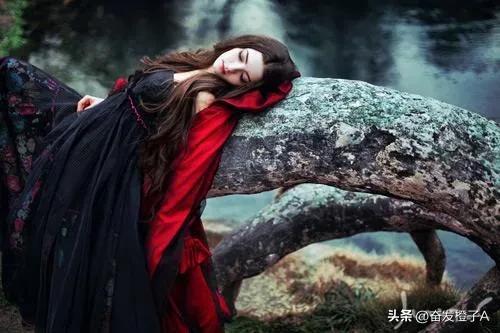 神秘的巴西模特德博拉·席爾瓦,天使面孔魔鬼身材,美得讓人窒息