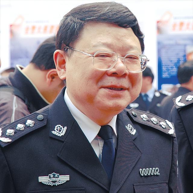強奸大學生,玩弄12位女明星,霸占警花10余年,結局是死刑!