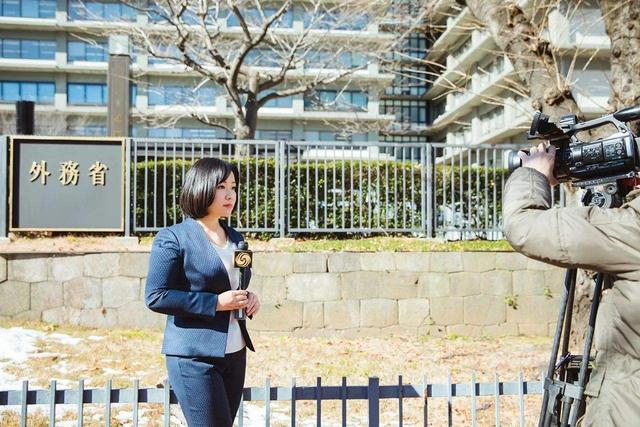 鳳凰駐日美女記者又惹爭議:借日本暗諷中國詐騙多?網(wǎng)友打臉