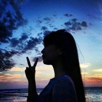 能哄女孩子開心的20句話
