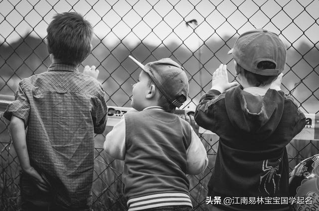 唐詩宋詞起名:200個有智慧涵養(yǎng)的女孩名,燦若櫻花,空靈典雅
