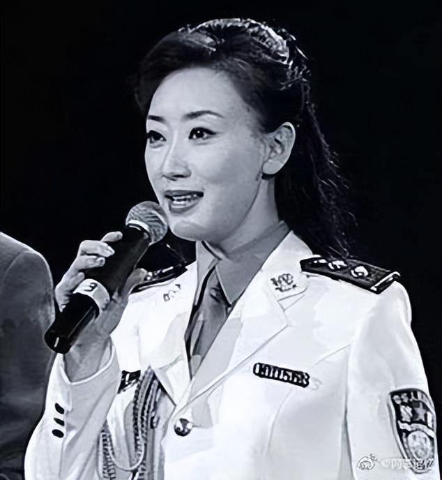 女警花與鄭少東,陳紹基,朱影等高官有染,情夫全是警界大佬。