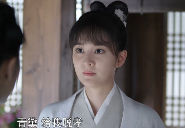 都說美女也不一定能駕馭古裝,看到喬欣換裝后的效果,我信了