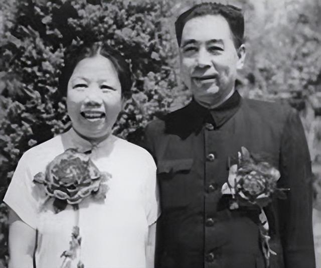 西方記者刁難:你見過世界最漂亮的女人嗎?周總理硬氣回應:見過