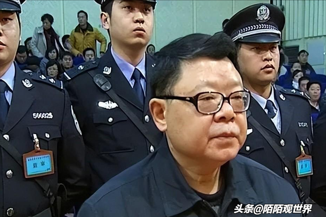 “掃黑局長”文強覆滅記:強奸女學生,玩弄女星,霸占警花十余年