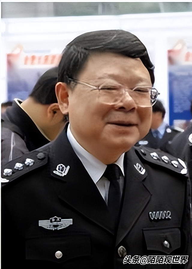 “掃黑局長”文強覆滅記:強奸女學生,玩弄女星,霸占警花十余年