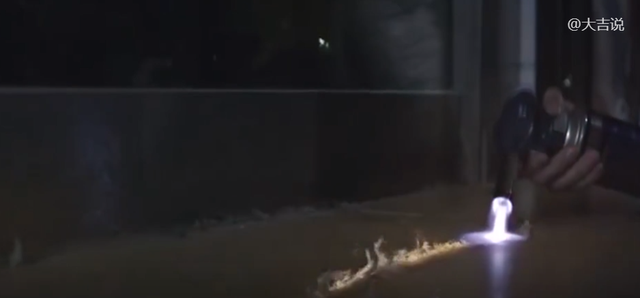 刑偵劇連載110:變態(tài)將女神綁進(jìn)地下室瘋狂折磨,最后竟被美女反殺