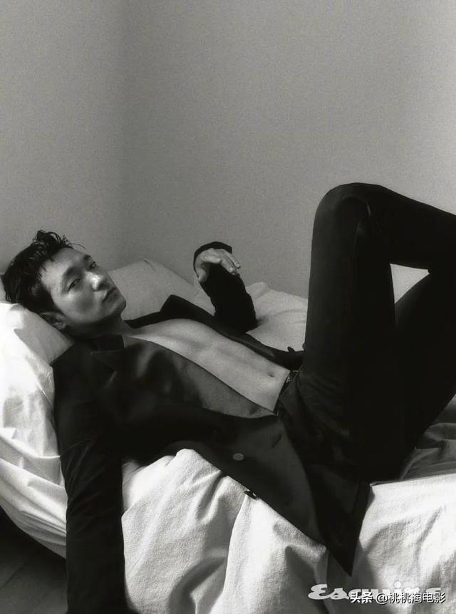韓國男星孫錫久《Esquire》雜志封面大片,迷人魅力無法阻擋