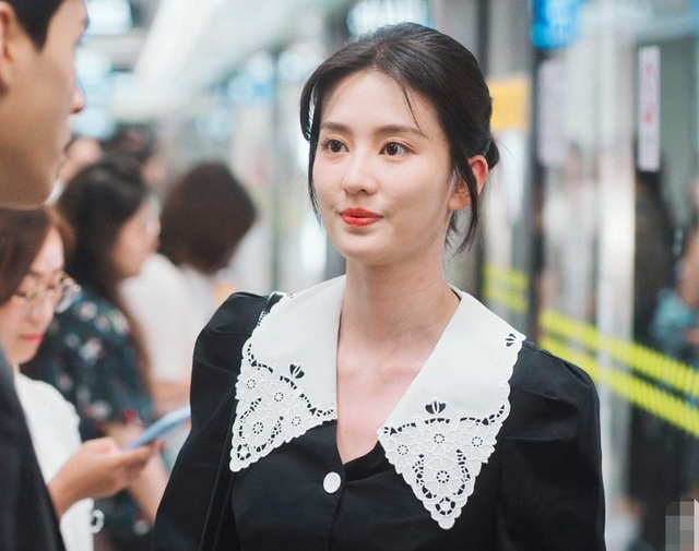 都說美女也不一定能駕馭古裝,看到喬欣換裝后的效果,我信了