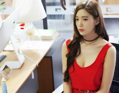 亞洲第一美女克拉拉宣布結婚,曾經在活動現場側漏巨乳!