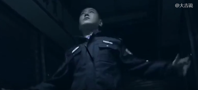 刑偵劇連載110:變態(tài)將女神綁進(jìn)地下室瘋狂折磨,最后竟被美女反殺