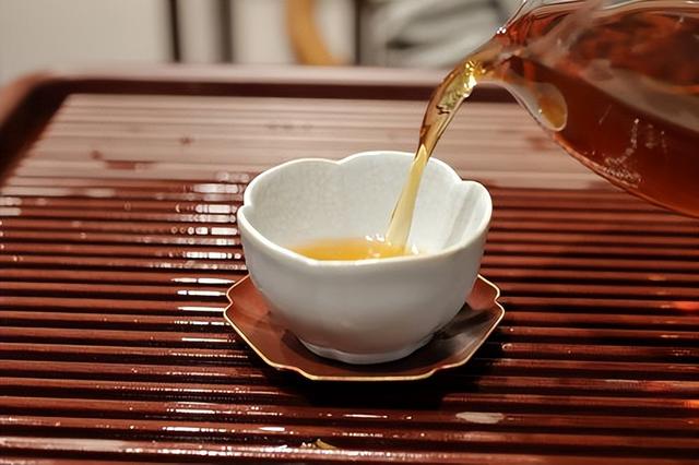 建議女人：若不差錢，這4種茶要多喝，好喝養顏，別忽略