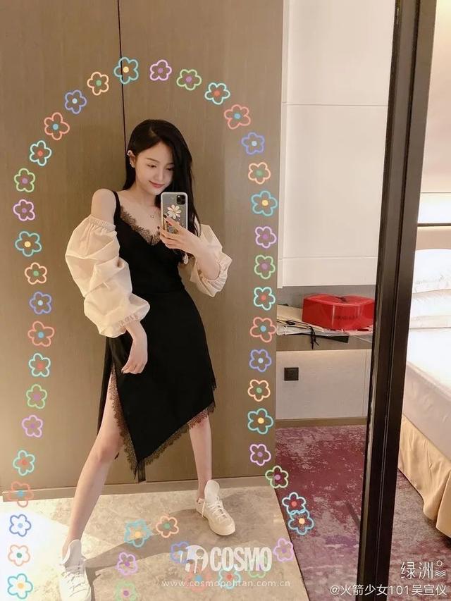 穿細(xì)吊帶的女孩,迷人都不著痕跡