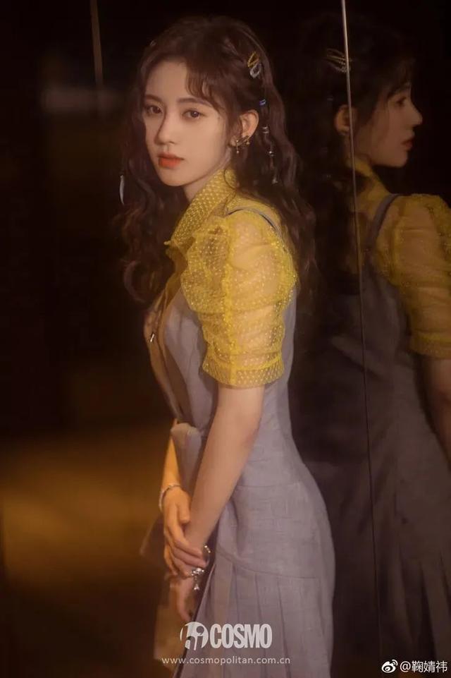 穿細(xì)吊帶的女孩,迷人都不著痕跡