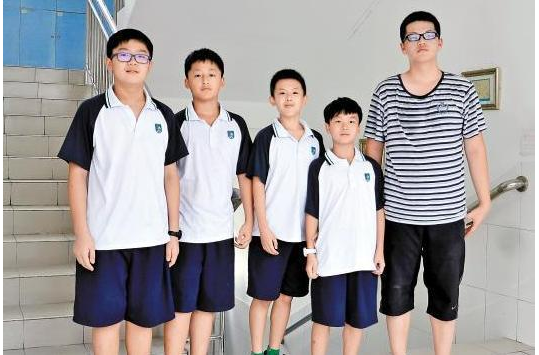 初中生“身高表”出爐,男女生身高標準不同,看看你家學生達標沒