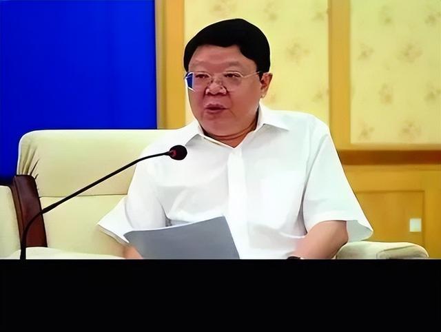 “掃黑局長”文強覆滅記:強奸女學生,玩弄女星,霸占警花十余年