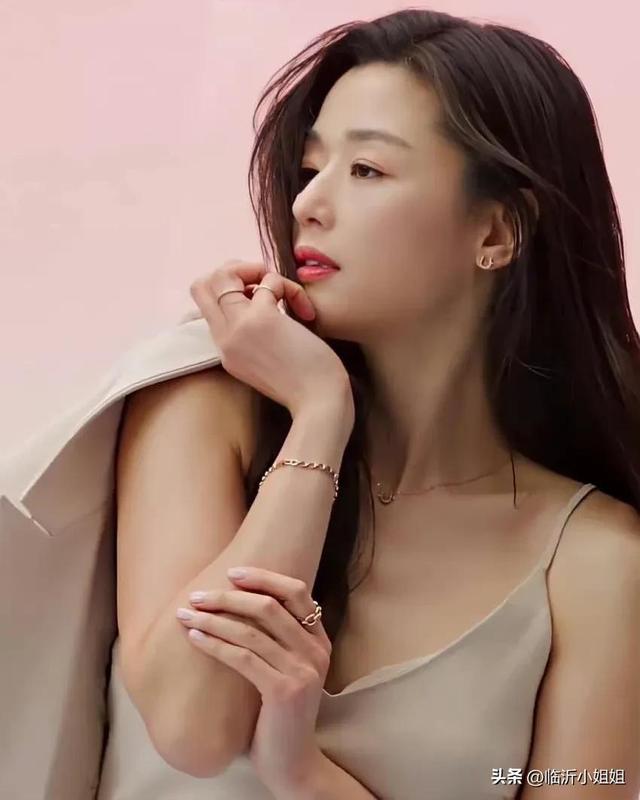全智賢,優雅知性的氣質美女,靚麗唯美的外形,太漂亮啦