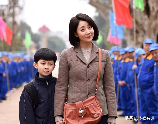 許晴的臀、舒淇的唇、李小冉的胸,這些中年女星性感起來能迷死人