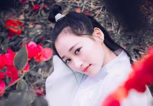 美女貼身仙醫(yī)(小說：男人狼心狗肺，為攀附皇帝面前的大紅人，居然要甩了未婚妻)