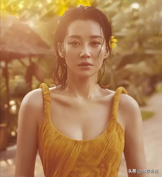 許晴的臀、舒淇的唇、李小冉的胸,這些中年女星性感起來能迷死人