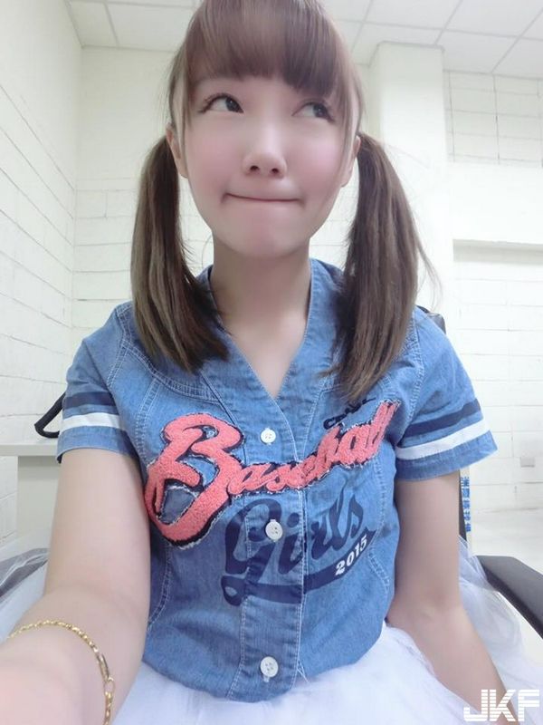 棒球場上的啦啦隊正妹尤咪Yumi