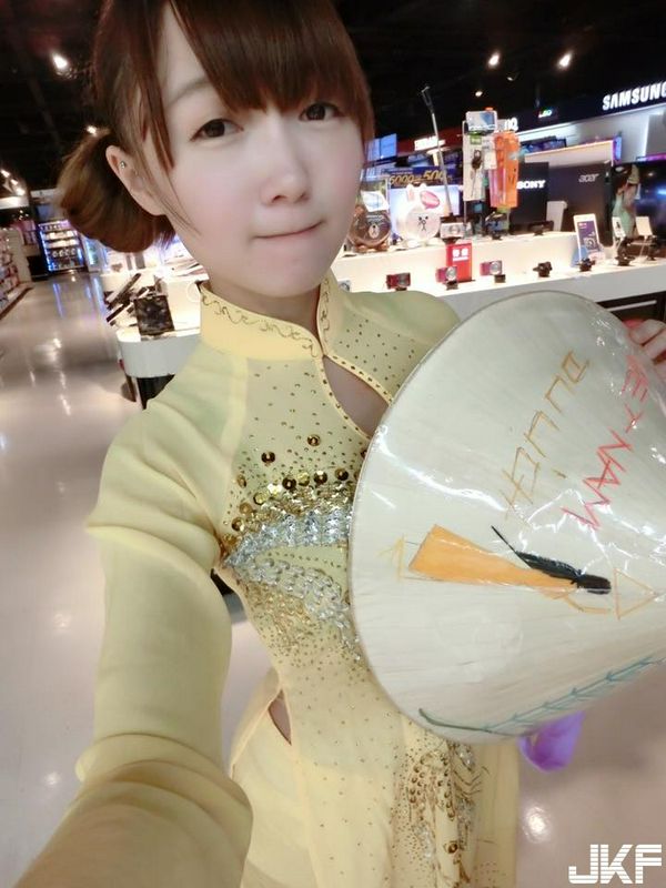 棒球場上的啦啦隊正妹尤咪Yumi