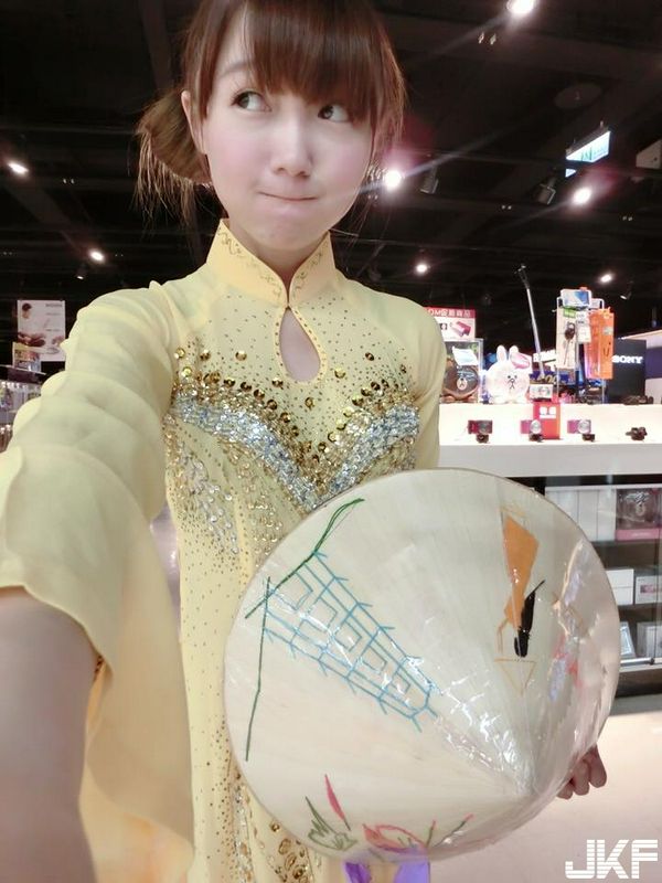 棒球場上的啦啦隊正妹尤咪Yumi