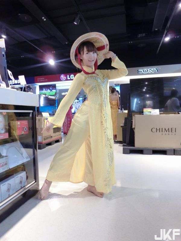 棒球場上的啦啦隊正妹尤咪Yumi