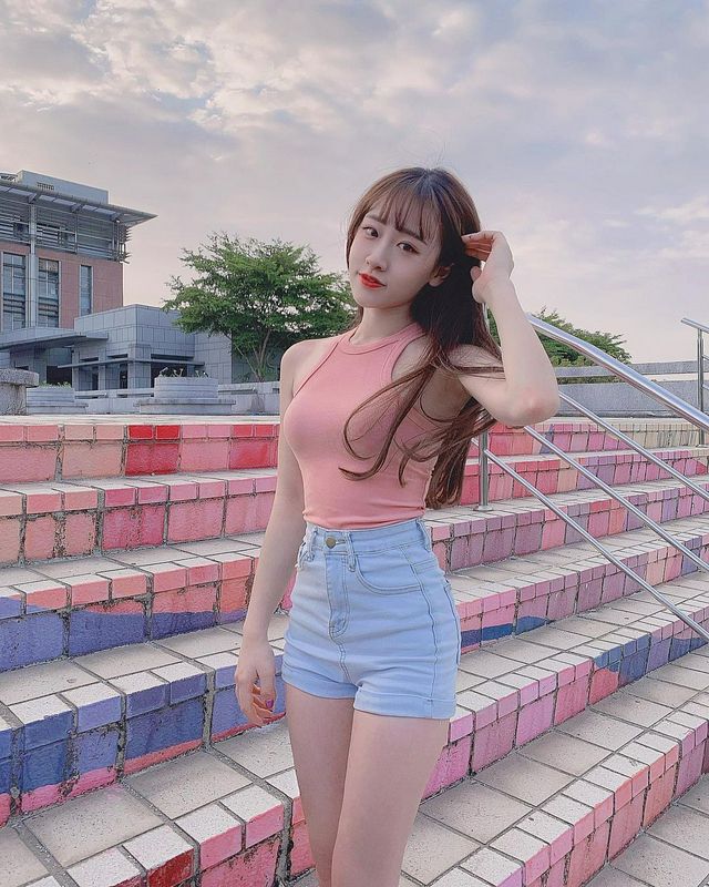 陳0雙電眼與纖細美腿讓人迷戀