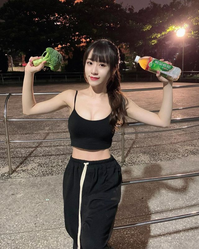 陳0雙電眼與纖細美腿讓人迷戀