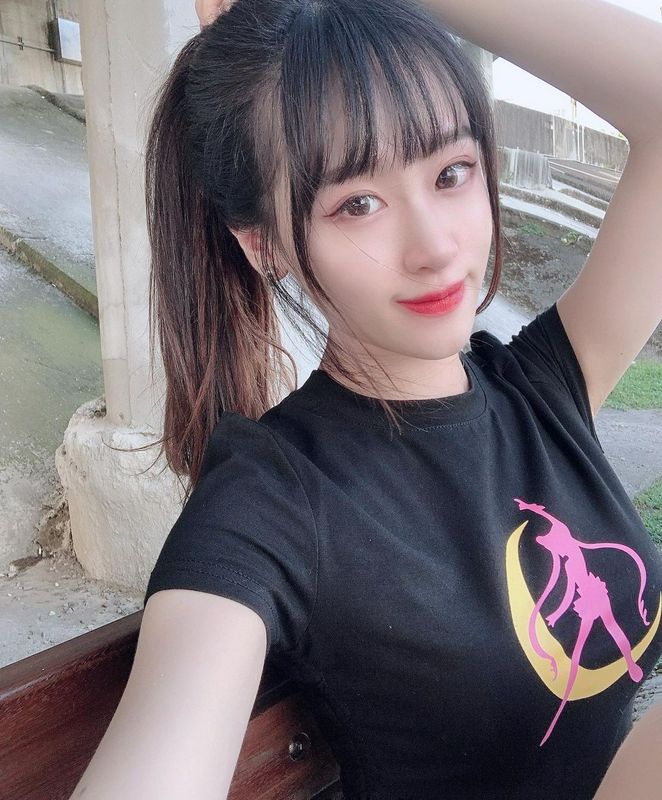 陳0雙電眼與纖細美腿讓人迷戀