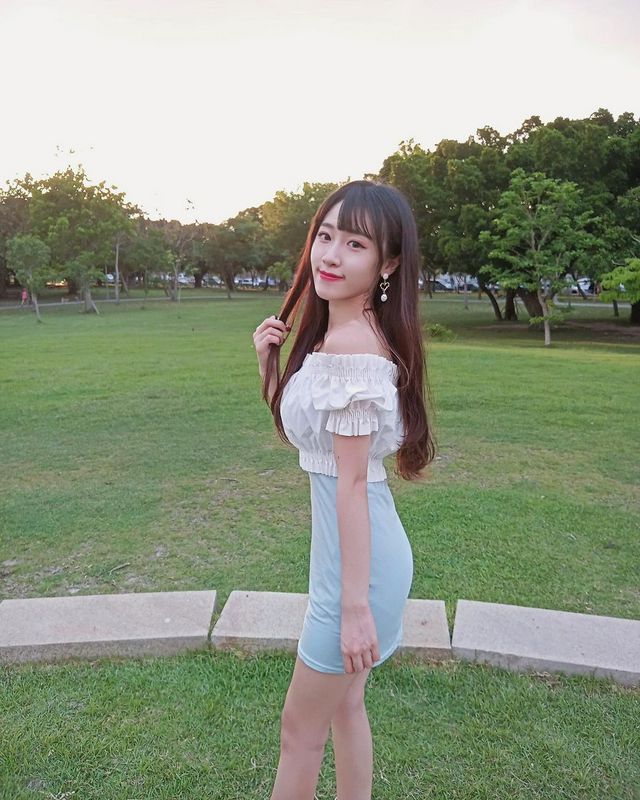 陳0雙電眼與纖細美腿讓人迷戀