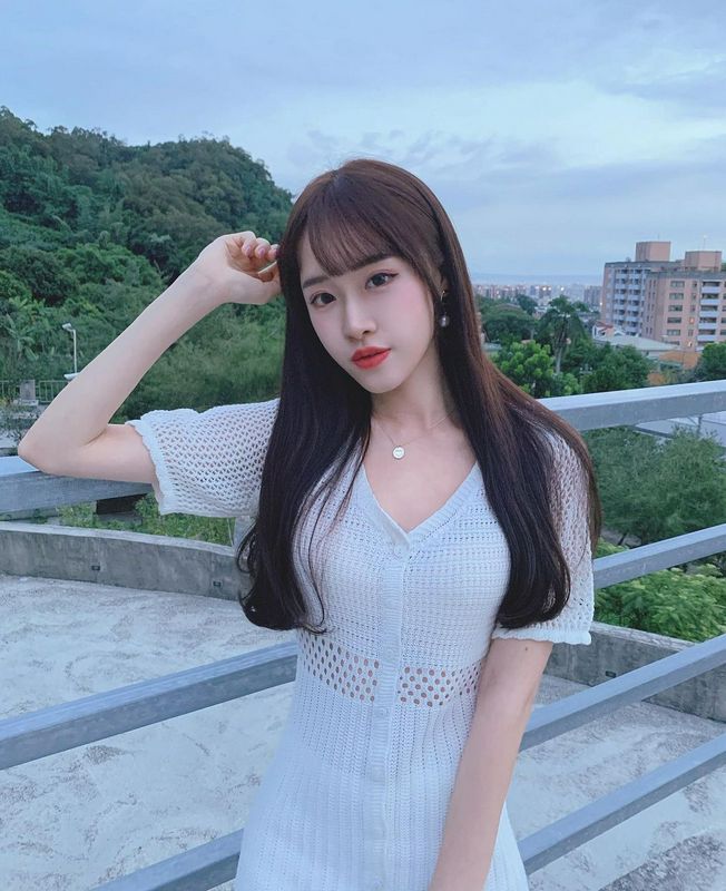 陳0雙電眼與纖細美腿讓人迷戀