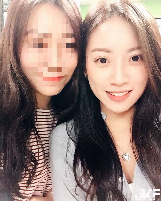 黑熘熘長發(fā)清純正妹我愛你的貓也愛妳