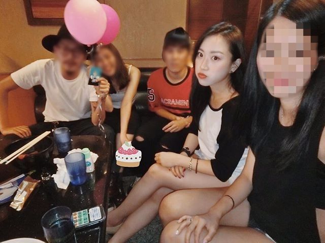 黑熘熘長發(fā)清純正妹我愛你的貓也愛妳